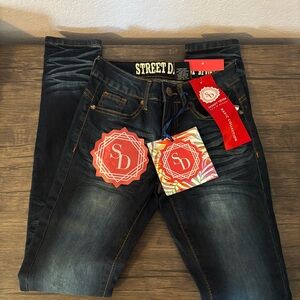 New women’s jeans size 00